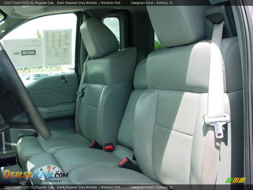 2007 Ford F150 XL Regular Cab Dark Shadow Grey Metallic / Medium Flint Photo #18