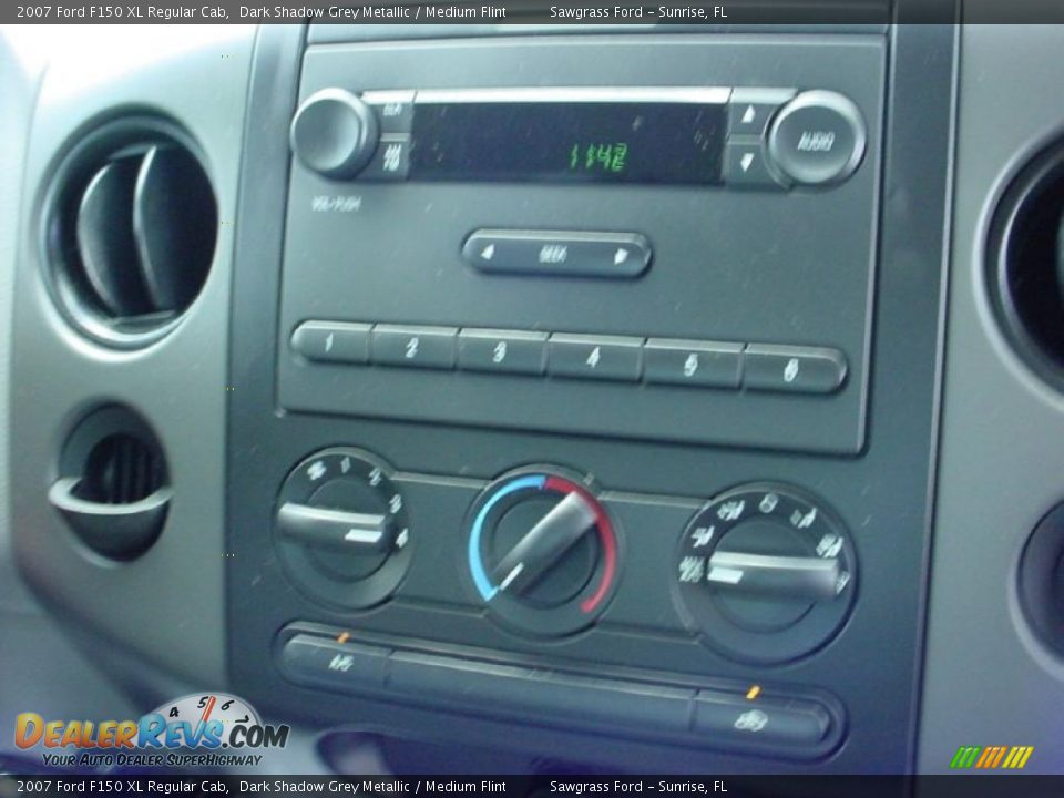 2007 Ford F150 XL Regular Cab Dark Shadow Grey Metallic / Medium Flint Photo #22