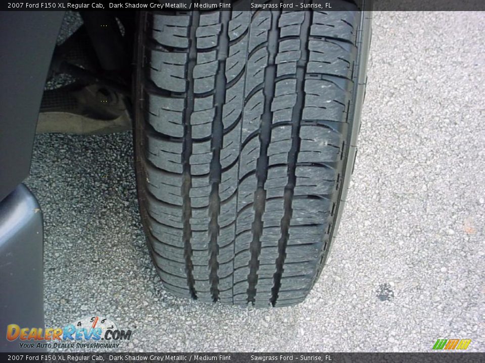 2007 Ford F150 XL Regular Cab Dark Shadow Grey Metallic / Medium Flint Photo #26