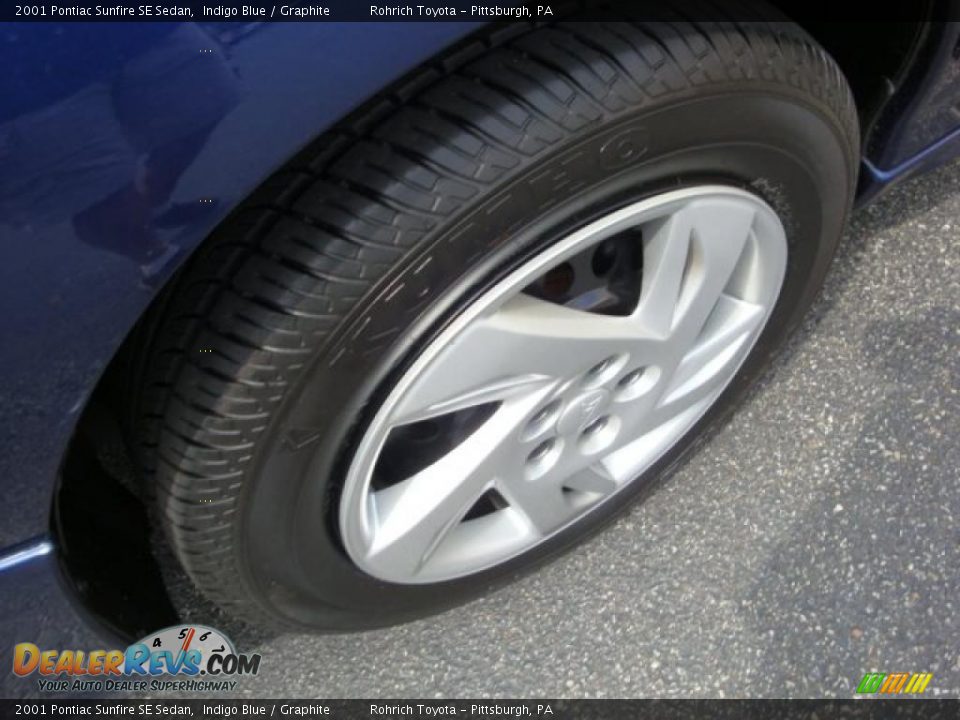 2001 Pontiac Sunfire SE Sedan Indigo Blue / Graphite Photo #12