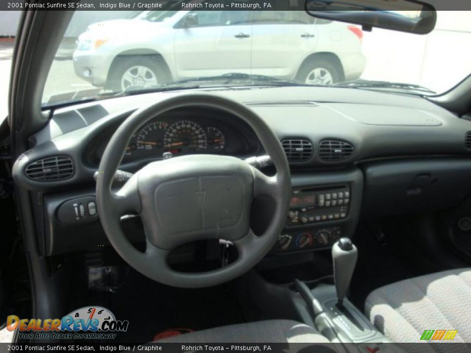 2001 Pontiac Sunfire SE Sedan Indigo Blue / Graphite Photo #13
