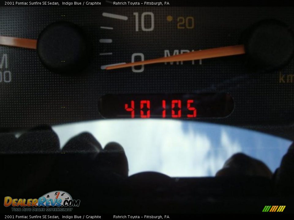 2001 Pontiac Sunfire SE Sedan Indigo Blue / Graphite Photo #20