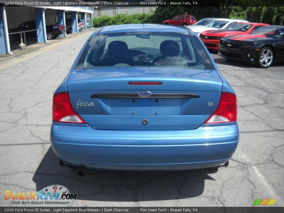 2000 Ford Focus SE Sedan Light Sapphire Blue Metallic / Dark Charcoal Photo #3