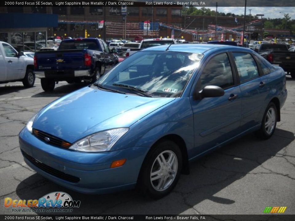 2000 Ford Focus SE Sedan Light Sapphire Blue Metallic / Dark Charcoal Photo #16