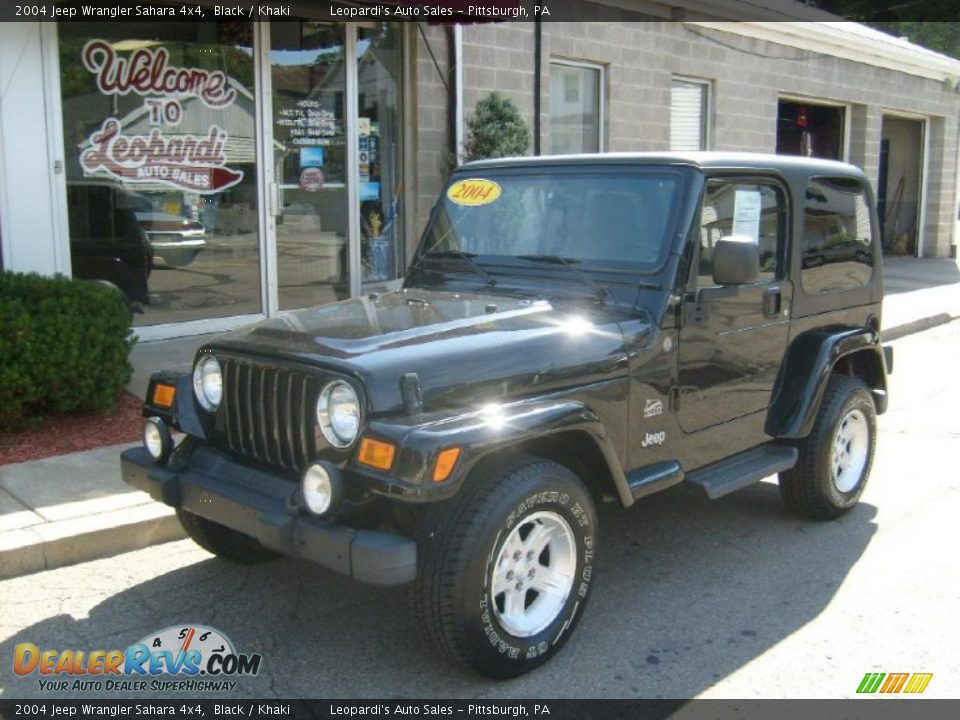 2004 Jeep Wrangler Sahara 4x4 Black / Khaki Photo #1