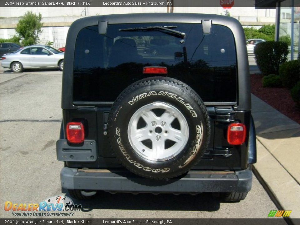 2004 Jeep Wrangler Sahara 4x4 Black / Khaki Photo #4