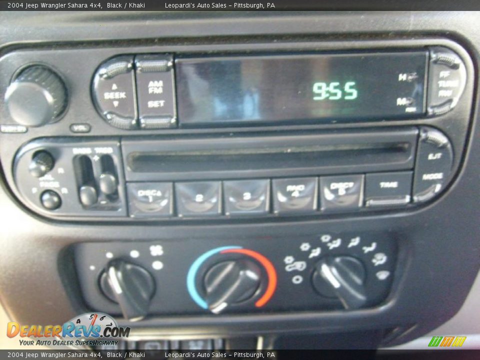 2004 Jeep Wrangler Sahara 4x4 Black / Khaki Photo #26