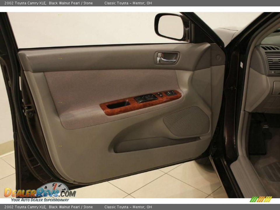 2002 Toyota Camry XLE Black Walnut Pearl / Stone Photo #8
