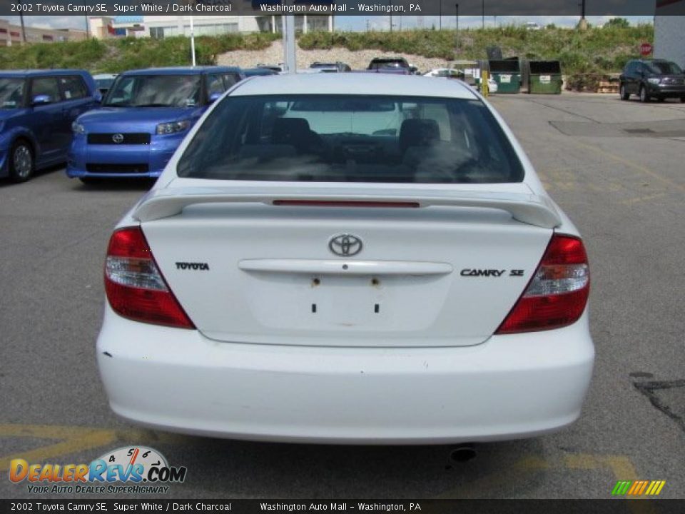 2002 Toyota Camry SE Super White / Dark Charcoal Photo #4