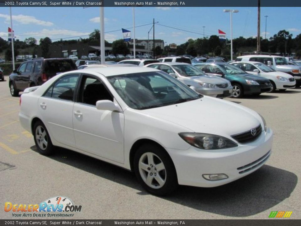 2002 Toyota Camry SE Super White / Dark Charcoal Photo #7