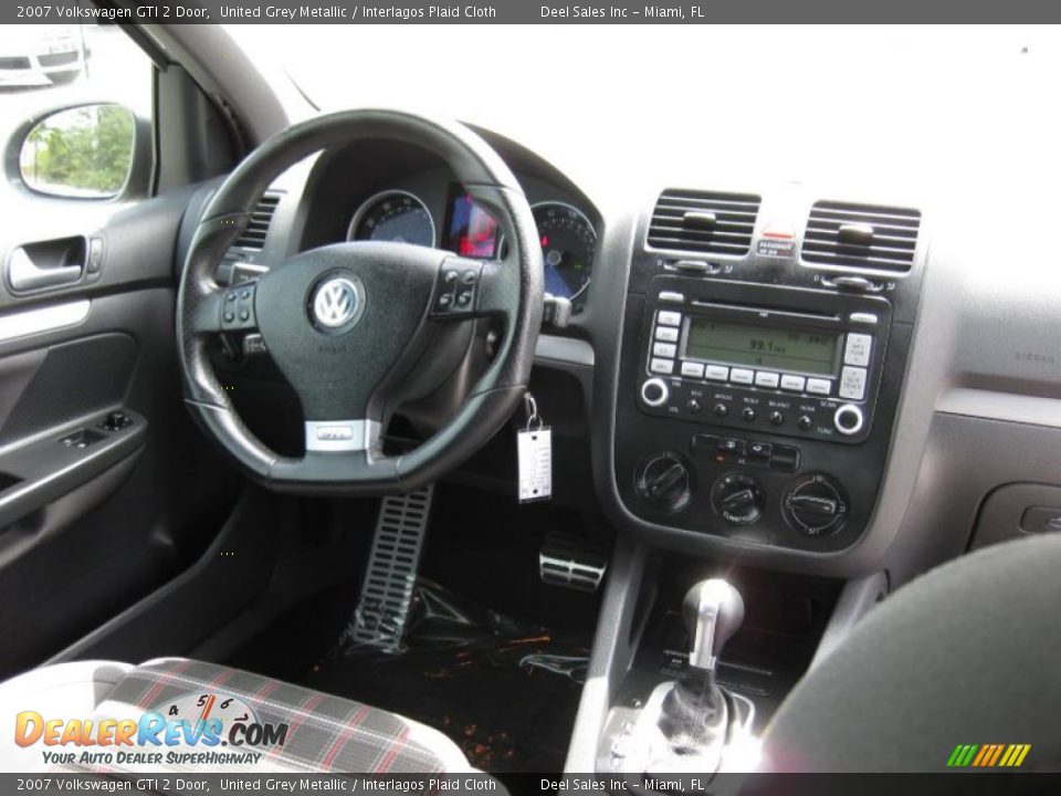 2007 Volkswagen GTI 2 Door United Grey Metallic / Interlagos Plaid Cloth Photo #12
