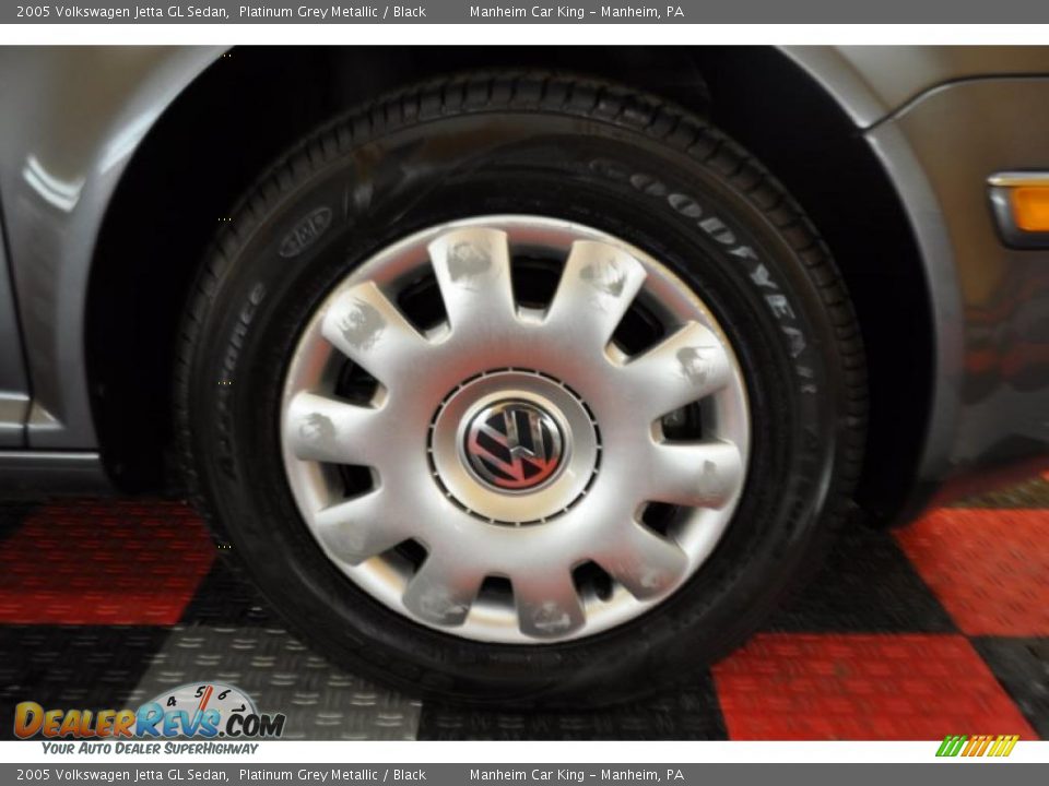 2005 Volkswagen Jetta GL Sedan Platinum Grey Metallic / Black Photo #16
