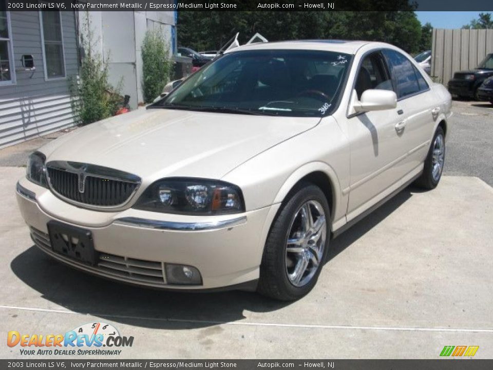 2003 Lincoln LS V6 Ivory Parchment Metallic / Espresso/Medium Light Stone Photo #2