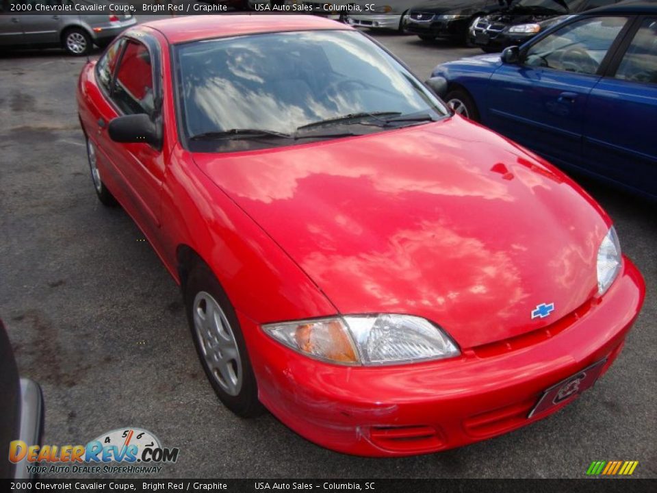 2000 Chevrolet Cavalier Coupe Bright Red / Graphite Photo #2