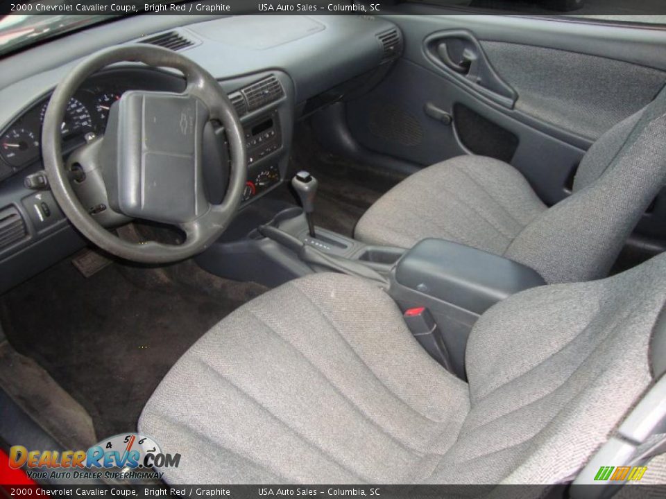 2000 Chevrolet Cavalier Coupe Bright Red / Graphite Photo #4