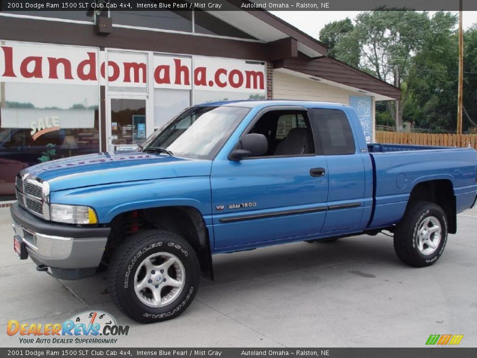 2001 Dodge Ram 1500 SLT Club Cab 4x4 Intense Blue Pearl / Mist Gray Photo #2