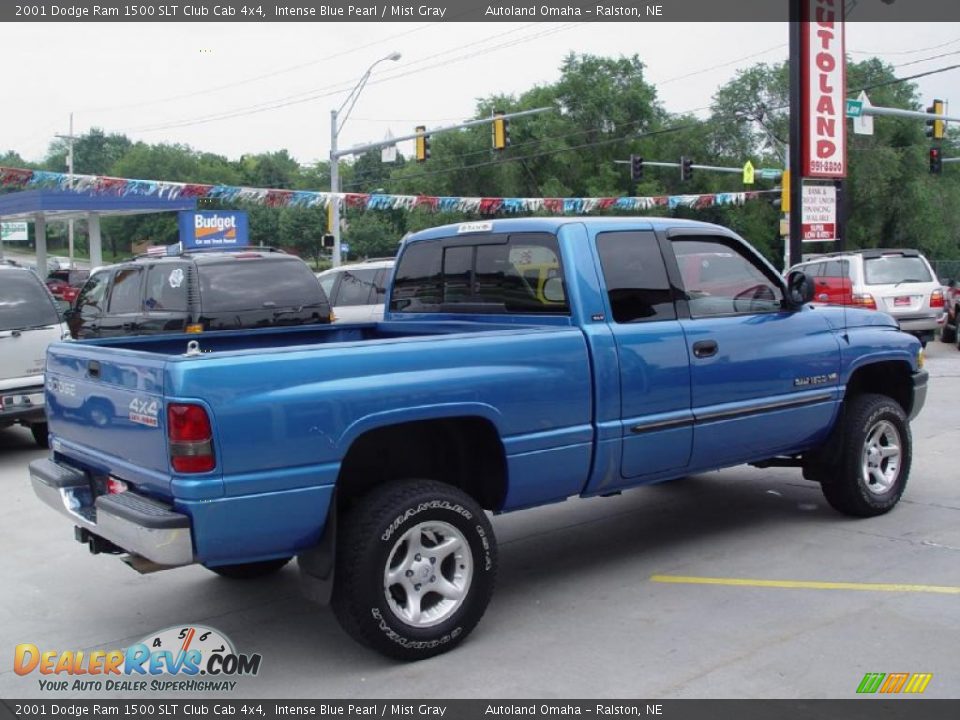 2001 Dodge Ram 1500 SLT Club Cab 4x4 Intense Blue Pearl / Mist Gray Photo #5