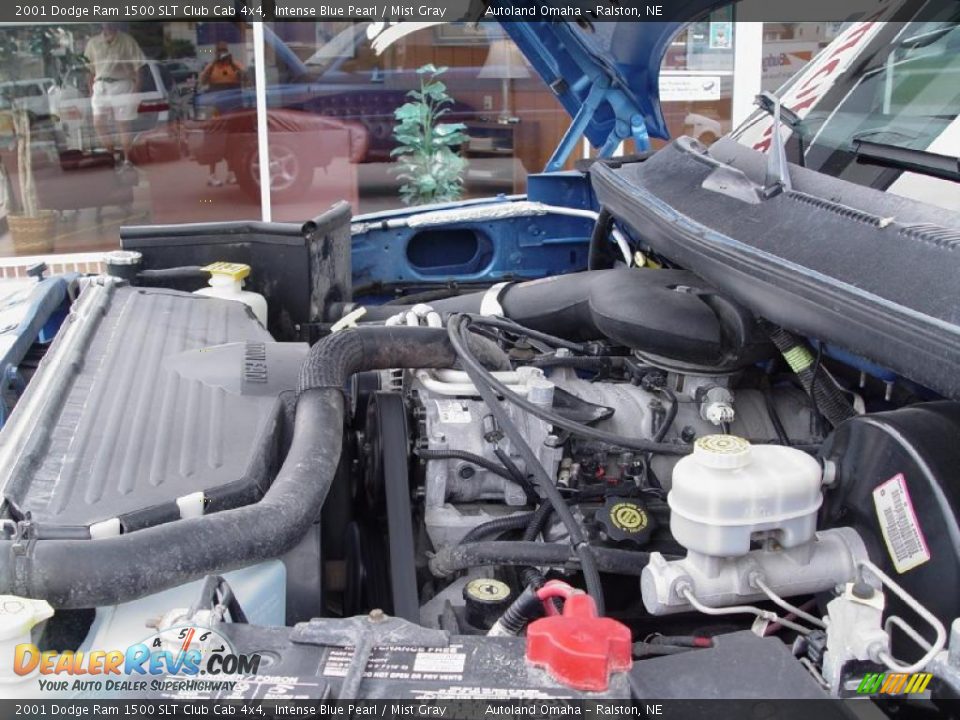 2001 Dodge Ram 1500 SLT Club Cab 4x4 Intense Blue Pearl / Mist Gray Photo #23