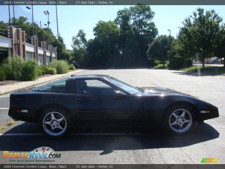 1989 Chevrolet Corvette Coupe Black / Black Photo #7