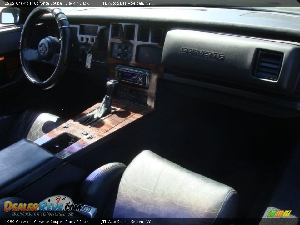 1989 Chevrolet Corvette Coupe Black / Black Photo #13