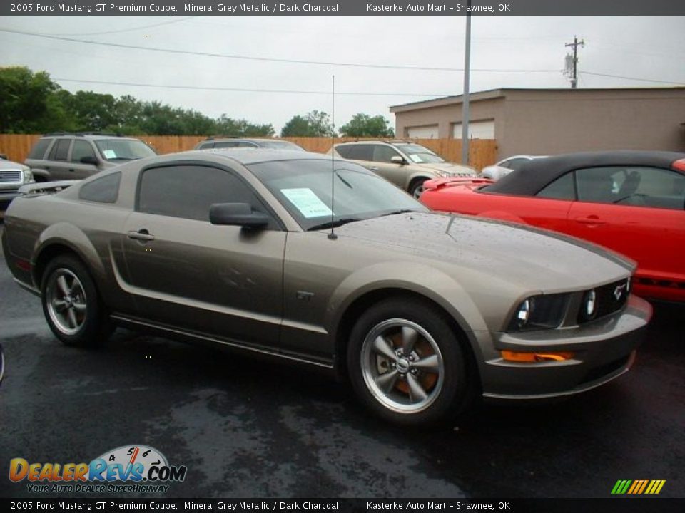 2005 Ford Mustang GT Premium Coupe Mineral Grey Metallic / Dark Charcoal Photo #3