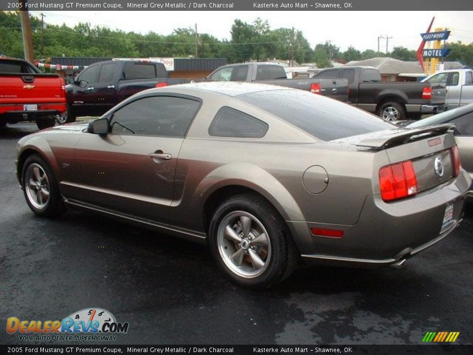 2005 Ford Mustang GT Premium Coupe Mineral Grey Metallic / Dark Charcoal Photo #6