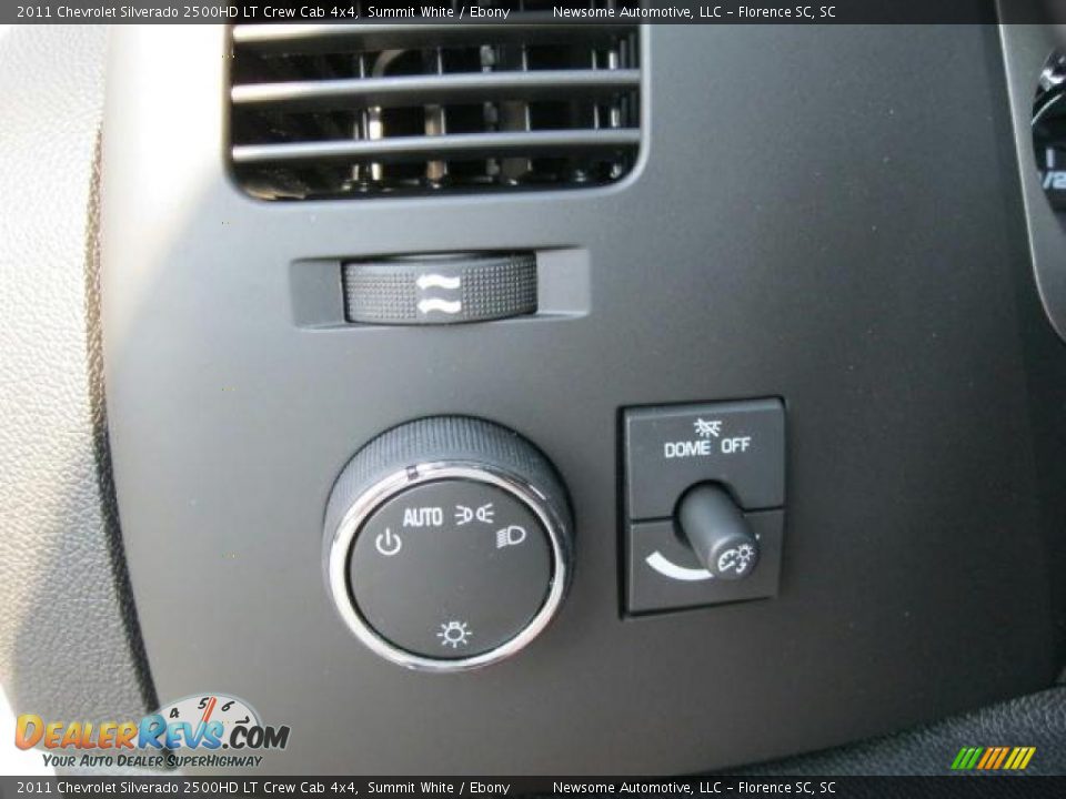 2011 Chevrolet Silverado 2500HD LT Crew Cab 4x4 Summit White / Ebony Photo #9