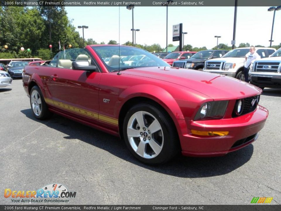 2006 Ford Mustang GT Premium Convertible Redfire Metallic / Light Parchment Photo #26
