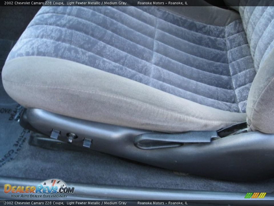 2002 Chevrolet Camaro Z28 Coupe Light Pewter Metallic / Medium Gray Photo #9