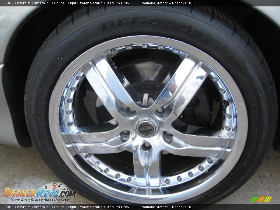 2002 Chevrolet Camaro Z28 Coupe Light Pewter Metallic / Medium Gray Photo #11