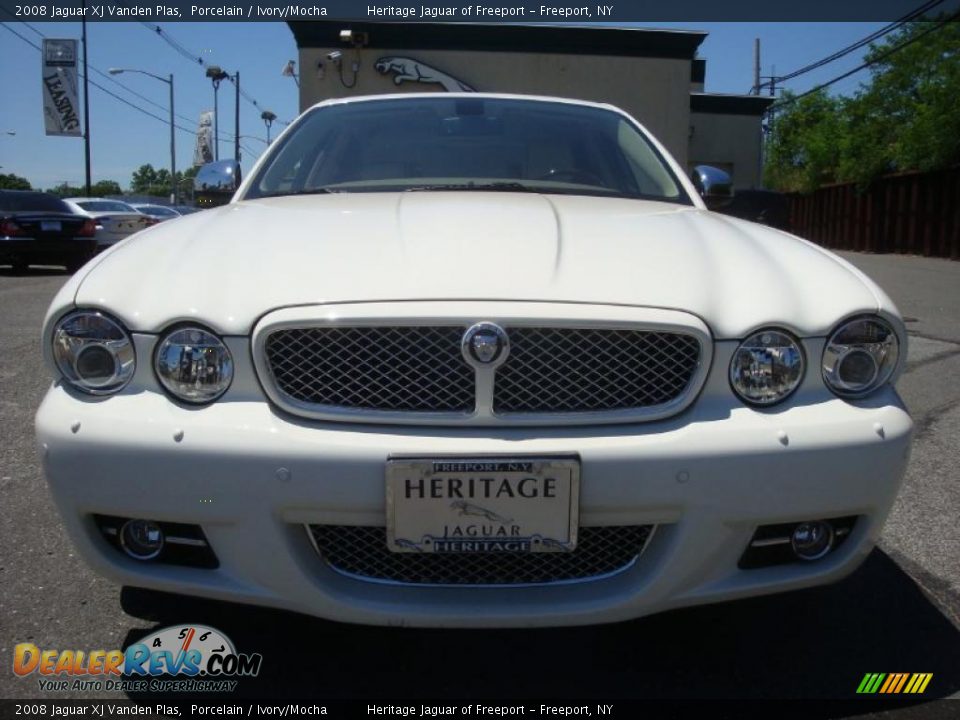 2008 Jaguar XJ Vanden Plas Porcelain / Ivory/Mocha Photo #2