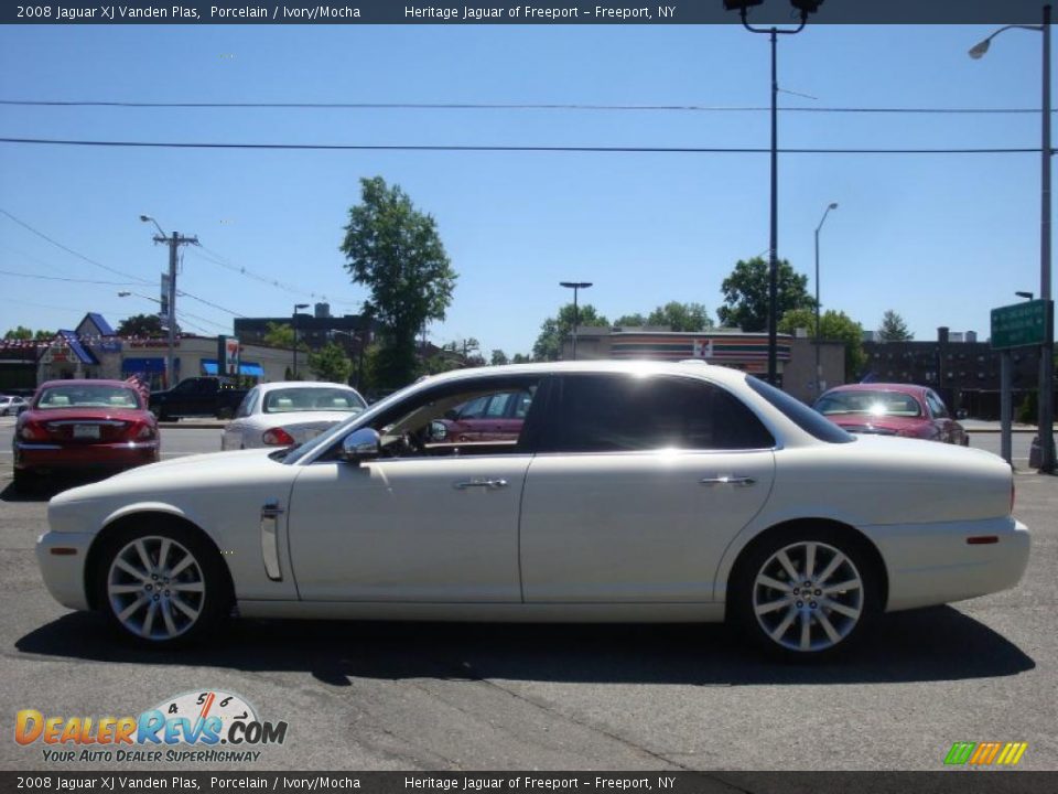 2008 Jaguar XJ Vanden Plas Porcelain / Ivory/Mocha Photo #3