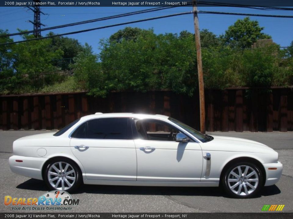 2008 Jaguar XJ Vanden Plas Porcelain / Ivory/Mocha Photo #8