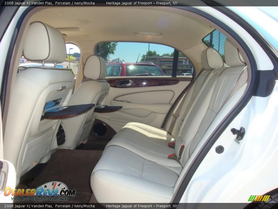 2008 Jaguar XJ Vanden Plas Porcelain / Ivory/Mocha Photo #21