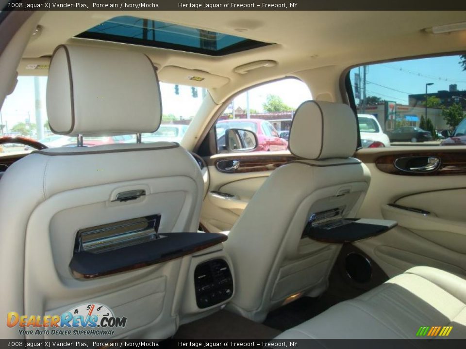 2008 Jaguar XJ Vanden Plas Porcelain / Ivory/Mocha Photo #22