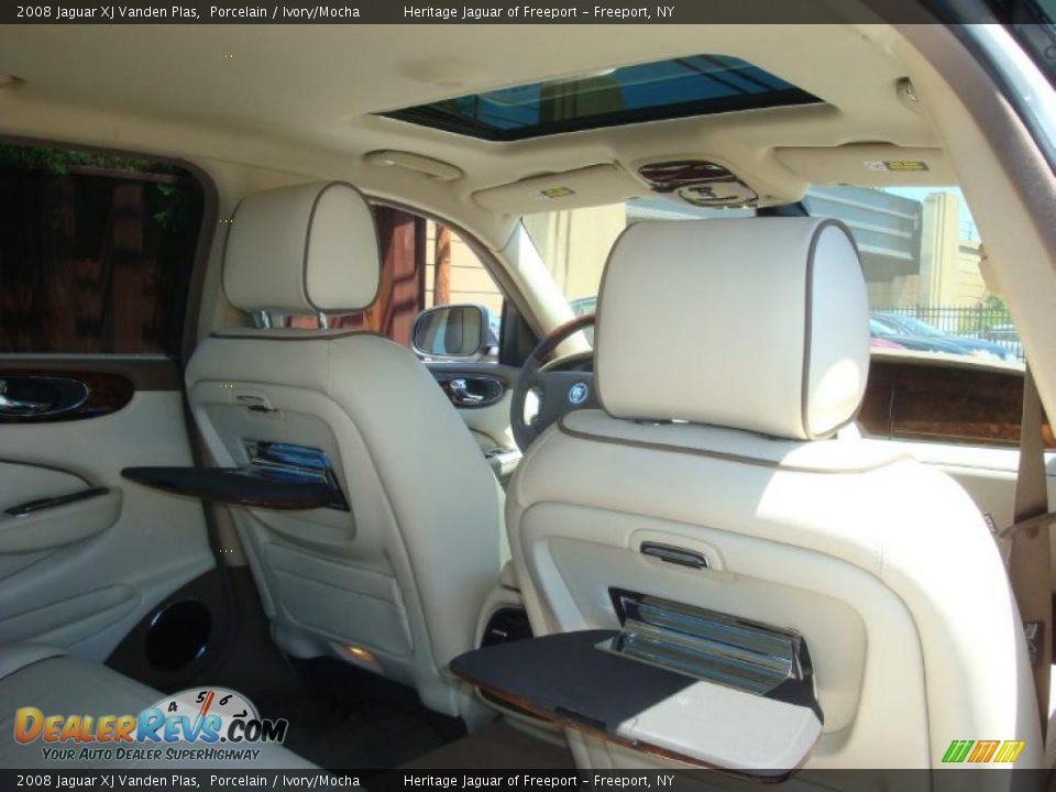2008 Jaguar XJ Vanden Plas Porcelain / Ivory/Mocha Photo #26