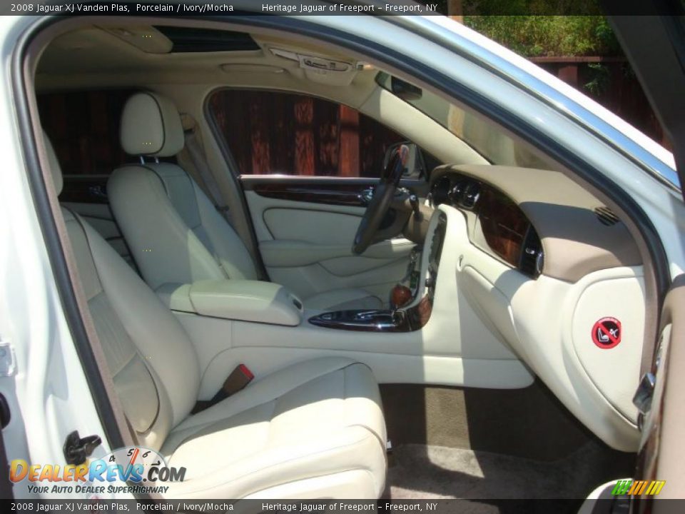 2008 Jaguar XJ Vanden Plas Porcelain / Ivory/Mocha Photo #31
