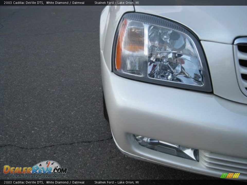 2003 Cadillac DeVille DTS White Diamond / Oatmeal Photo #12