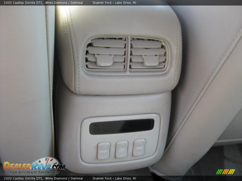 2003 Cadillac DeVille DTS White Diamond / Oatmeal Photo #20