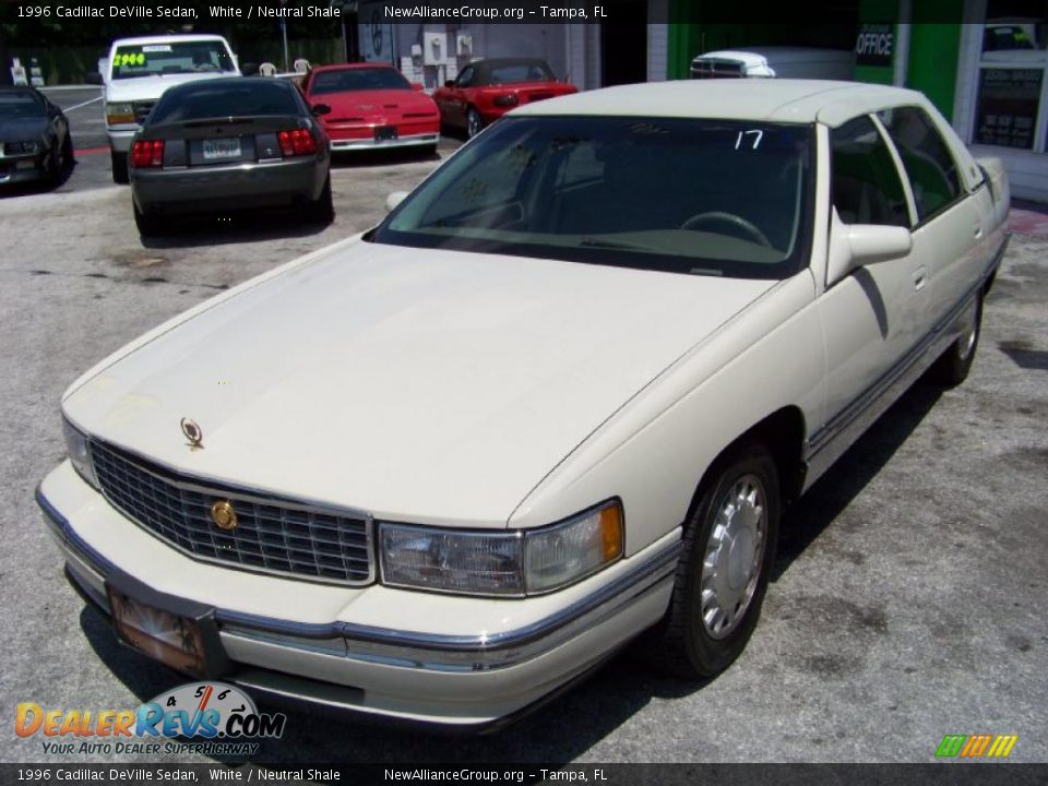 1996 Cadillac DeVille Sedan White / Neutral Shale Photo #1