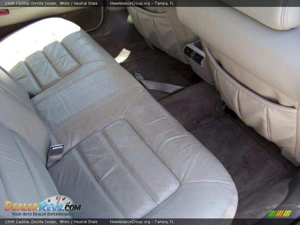 1996 Cadillac DeVille Sedan White / Neutral Shale Photo #13