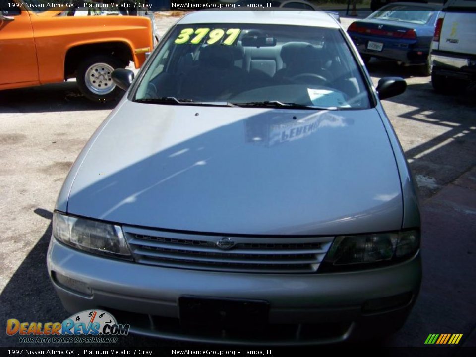 1997 Nissan Altima GXE Platinum Metallic / Gray Photo #2