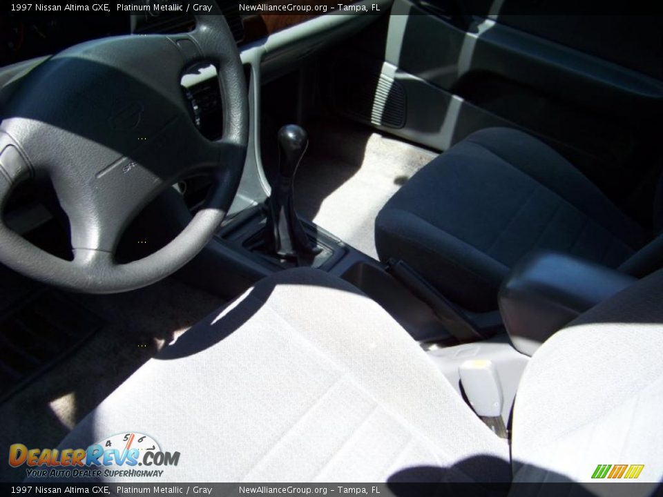 1997 Nissan Altima GXE Platinum Metallic / Gray Photo #9