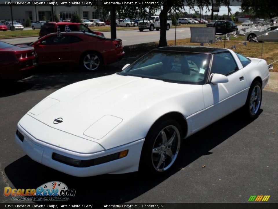 1995 Chevrolet Corvette Coupe Arctic White / Gray Photo #1
