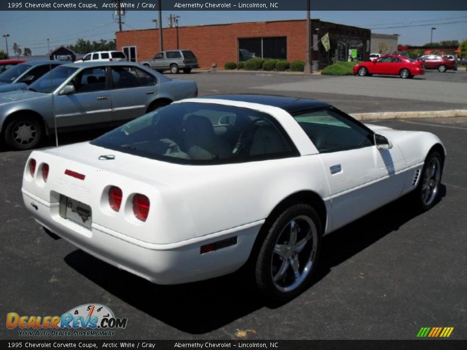 1995 Chevrolet Corvette Coupe Arctic White / Gray Photo #4
