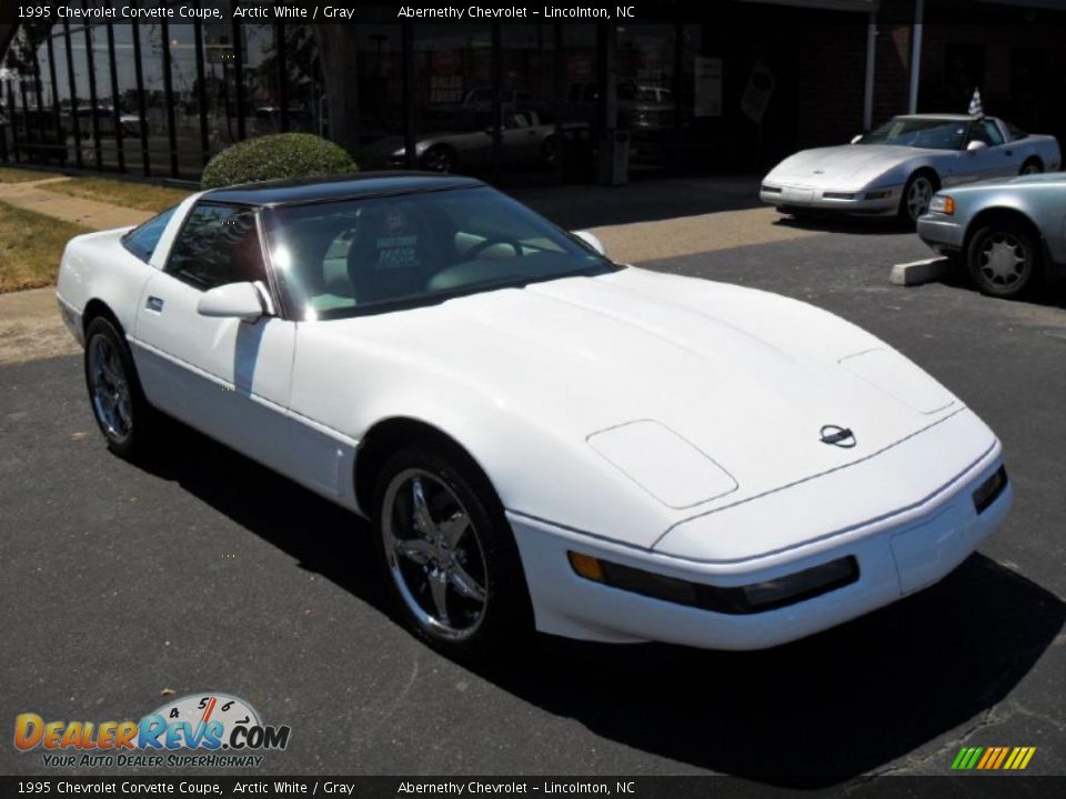 1995 Chevrolet Corvette Coupe Arctic White / Gray Photo #5
