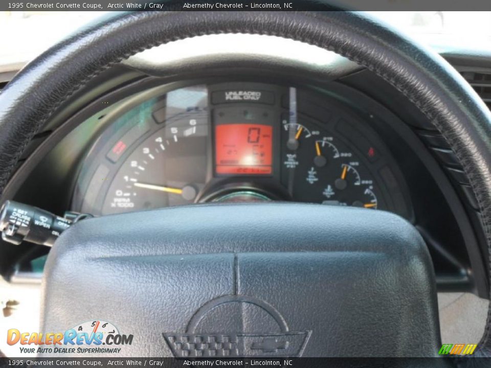 1995 Chevrolet Corvette Coupe Arctic White / Gray Photo #11