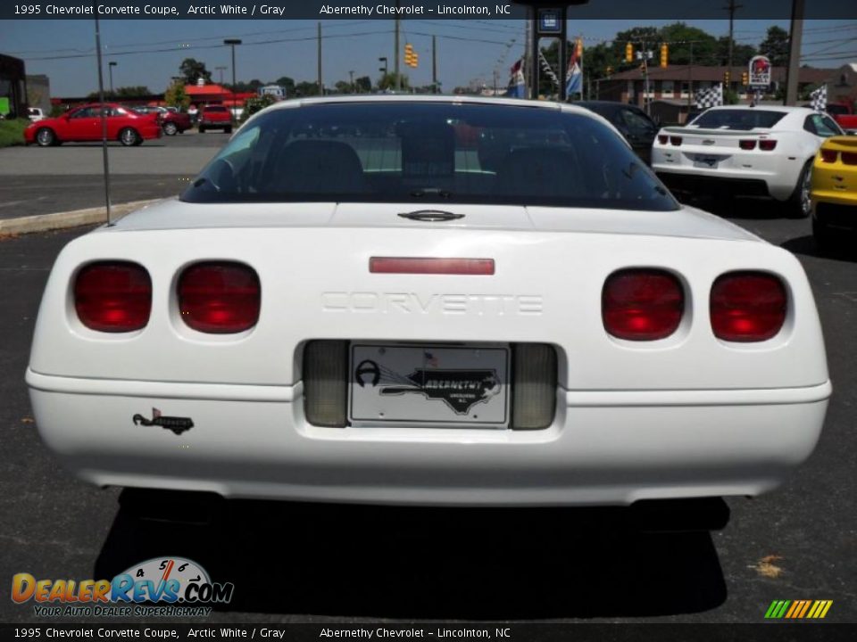1995 Chevrolet Corvette Coupe Arctic White / Gray Photo #22