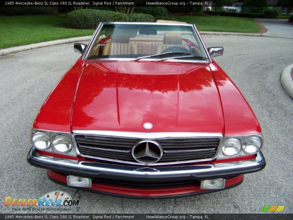 1985 Mercedes-Benz SL Class 380 SL Roadster Signal Red / Parchment Photo #2