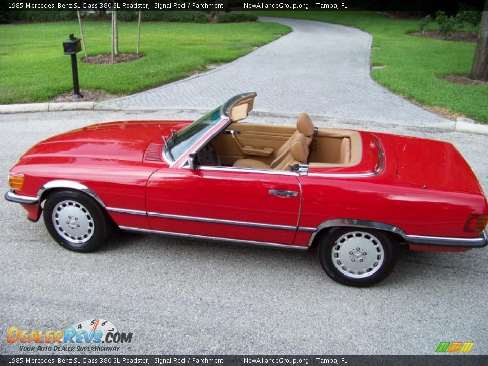 1985 Mercedes-Benz SL Class 380 SL Roadster Signal Red / Parchment Photo #11